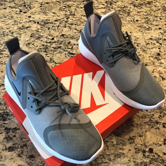 ⭐️NIBMENS NIKE LUNARCHARGE ESSENTIAL-PICS INSIDE⭐️ - Picture 4 of 7